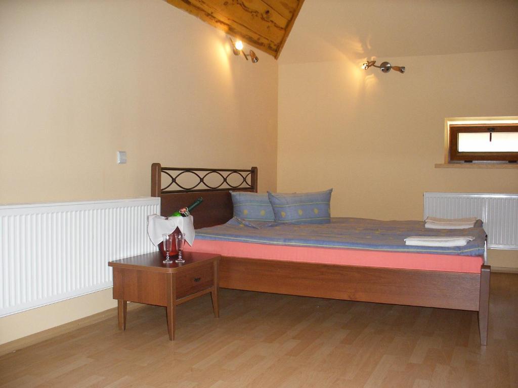 Tvirtove Prie Didziulio Hotell Dėdeliškės Rom bilde