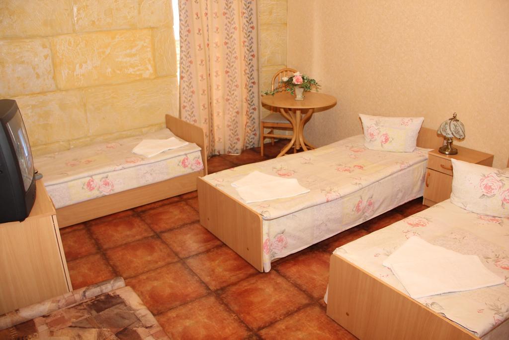 Tvirtove Prie Didziulio Hotell Dėdeliškės Rom bilde